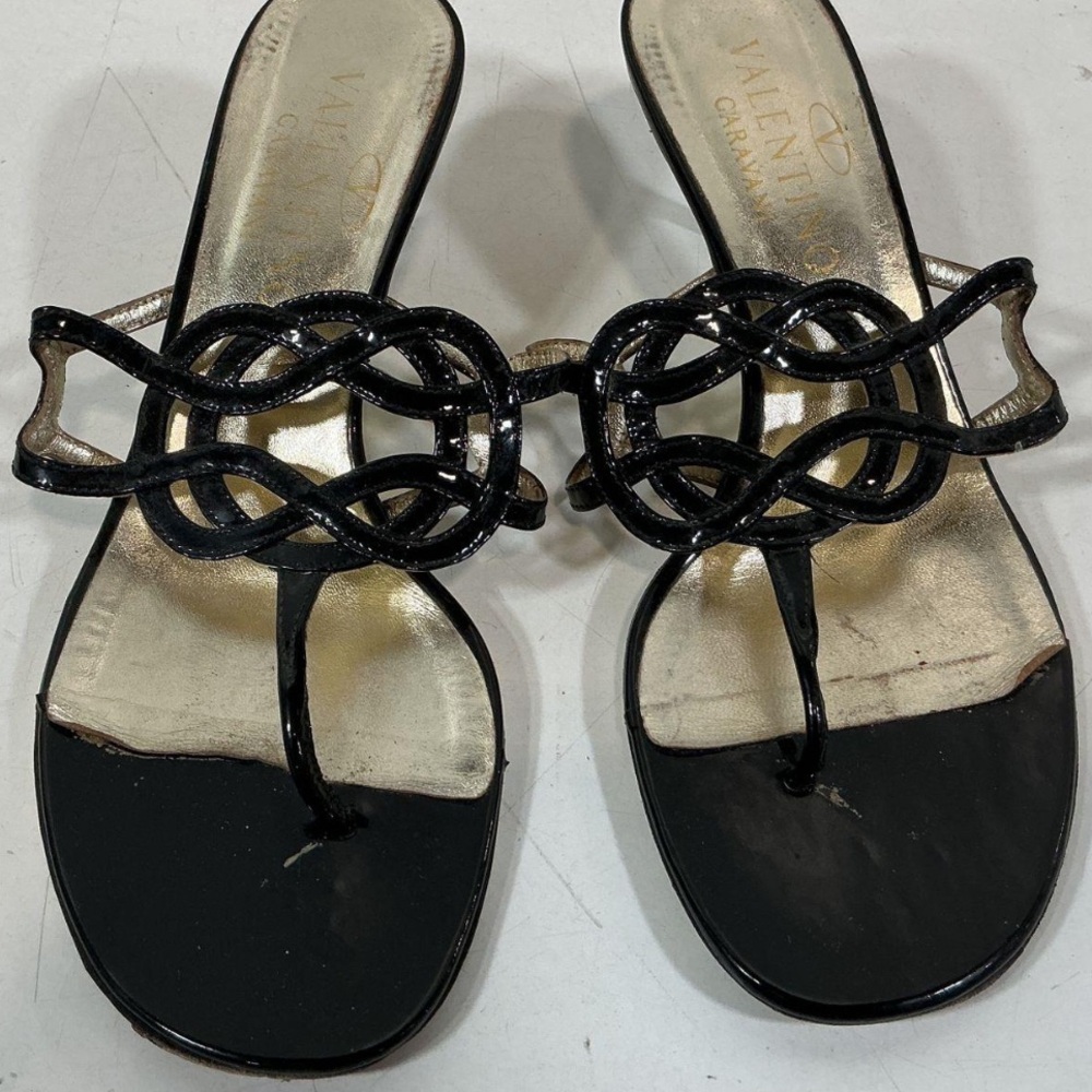 Women’s Valentino Garavani Black Patent Knot-Detail Thong Slide Sandals 37.5